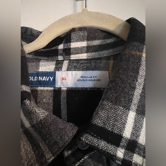 Men’s Old Navy Flannel - Regular Fit - Picture 3 of 3